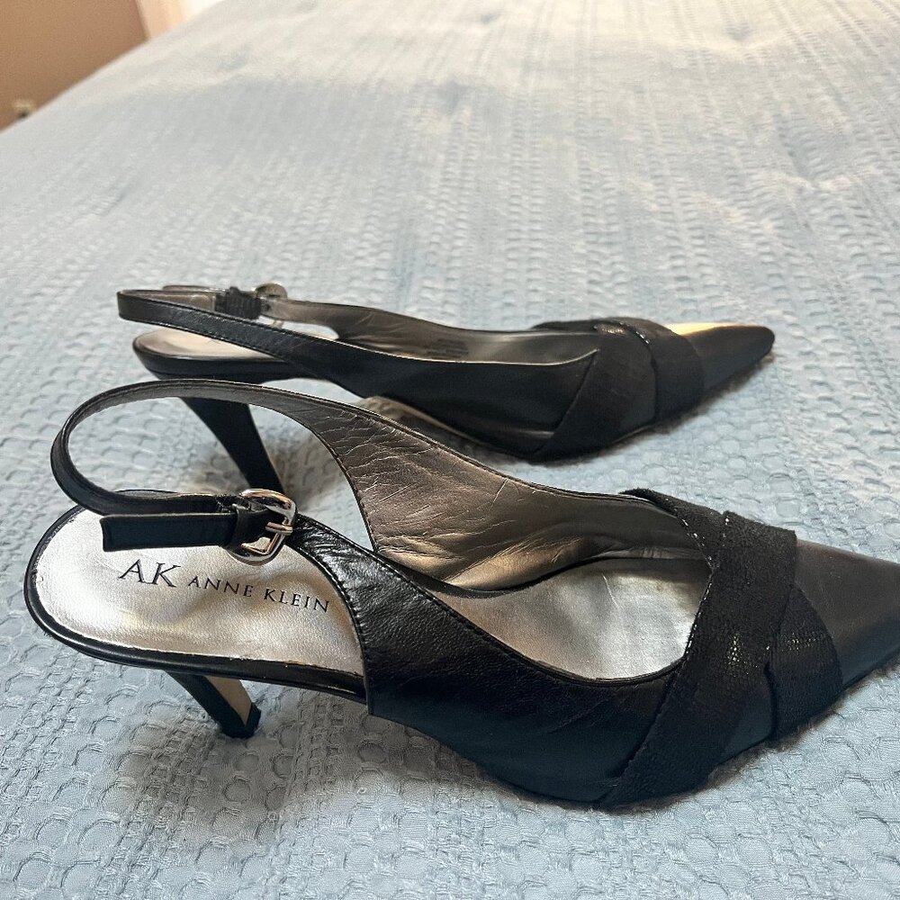 Anne Klein Classic Black Slingback Pumps, Size 7 1/2 M - Picture 7 of 7